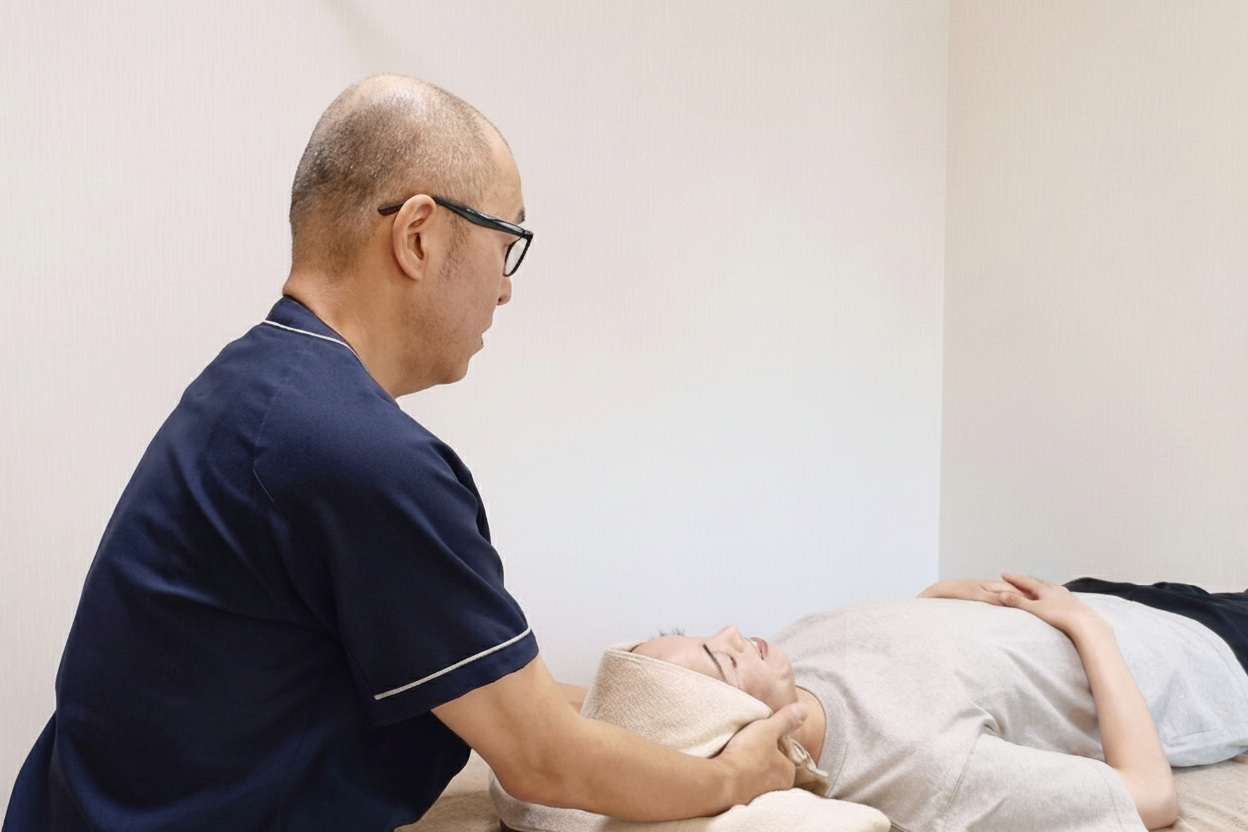 首マッサージの様子